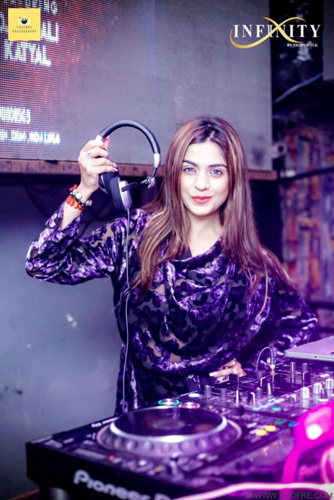 DJ Sonali