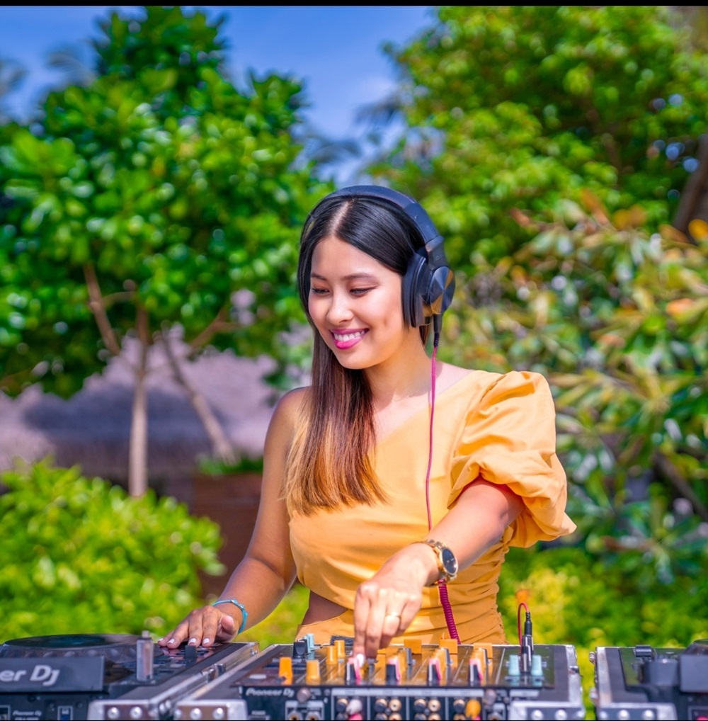 DJ Rislyn