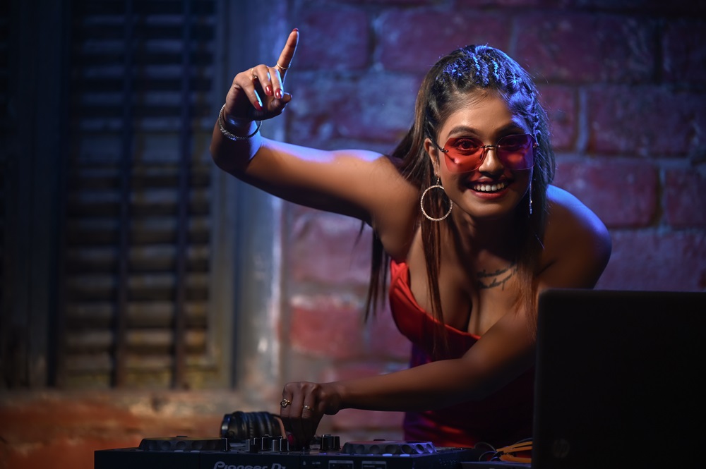 Dj Indrani