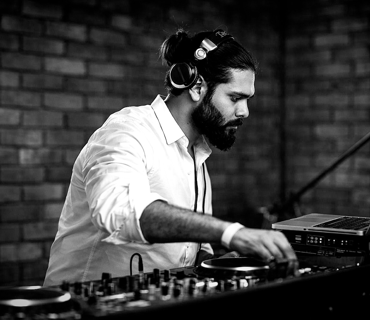 DJ D'vesh