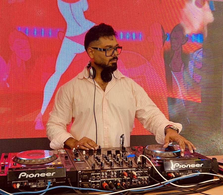 DJ D'vesh